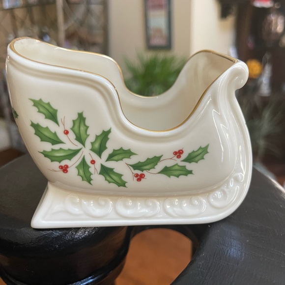 Lenox Holiday Christmas pattern sleigh- Original Made in the USA!  - Retired!. - Picture 2 of 16